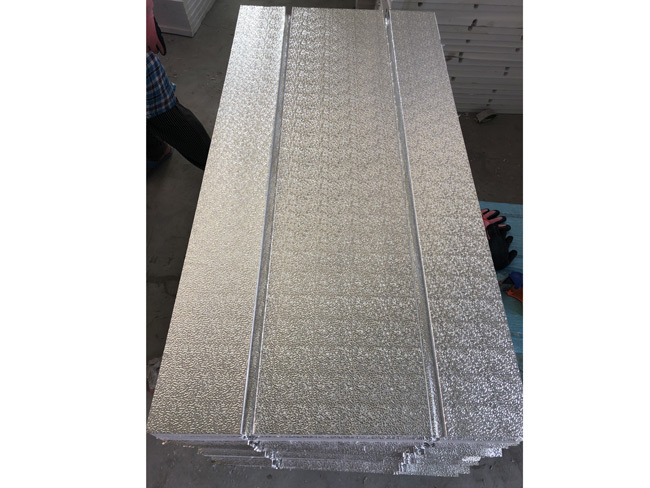 預置溝槽鋁板地暖模塊